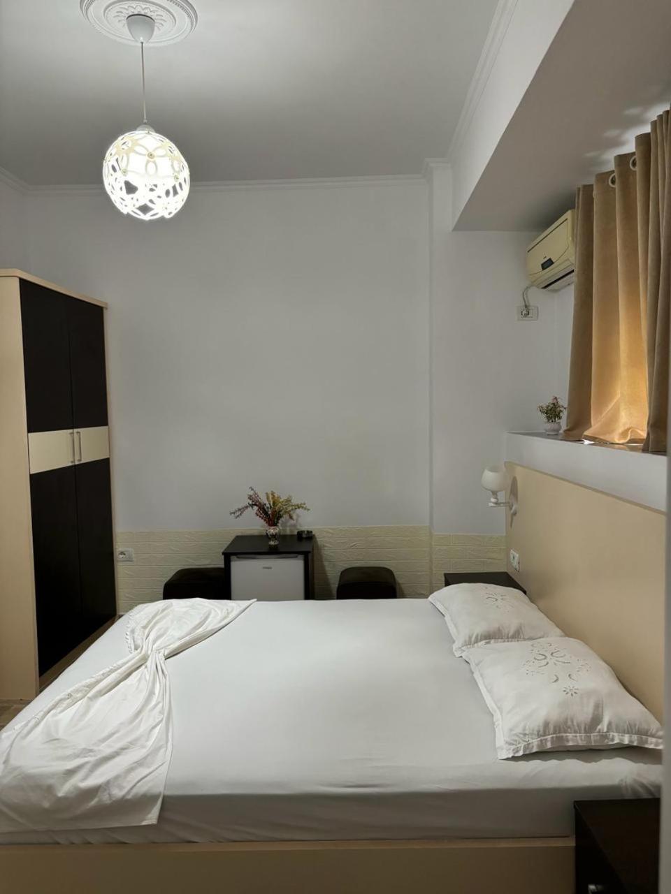 Guest House Adi Hoxha Берат Экстерьер фото