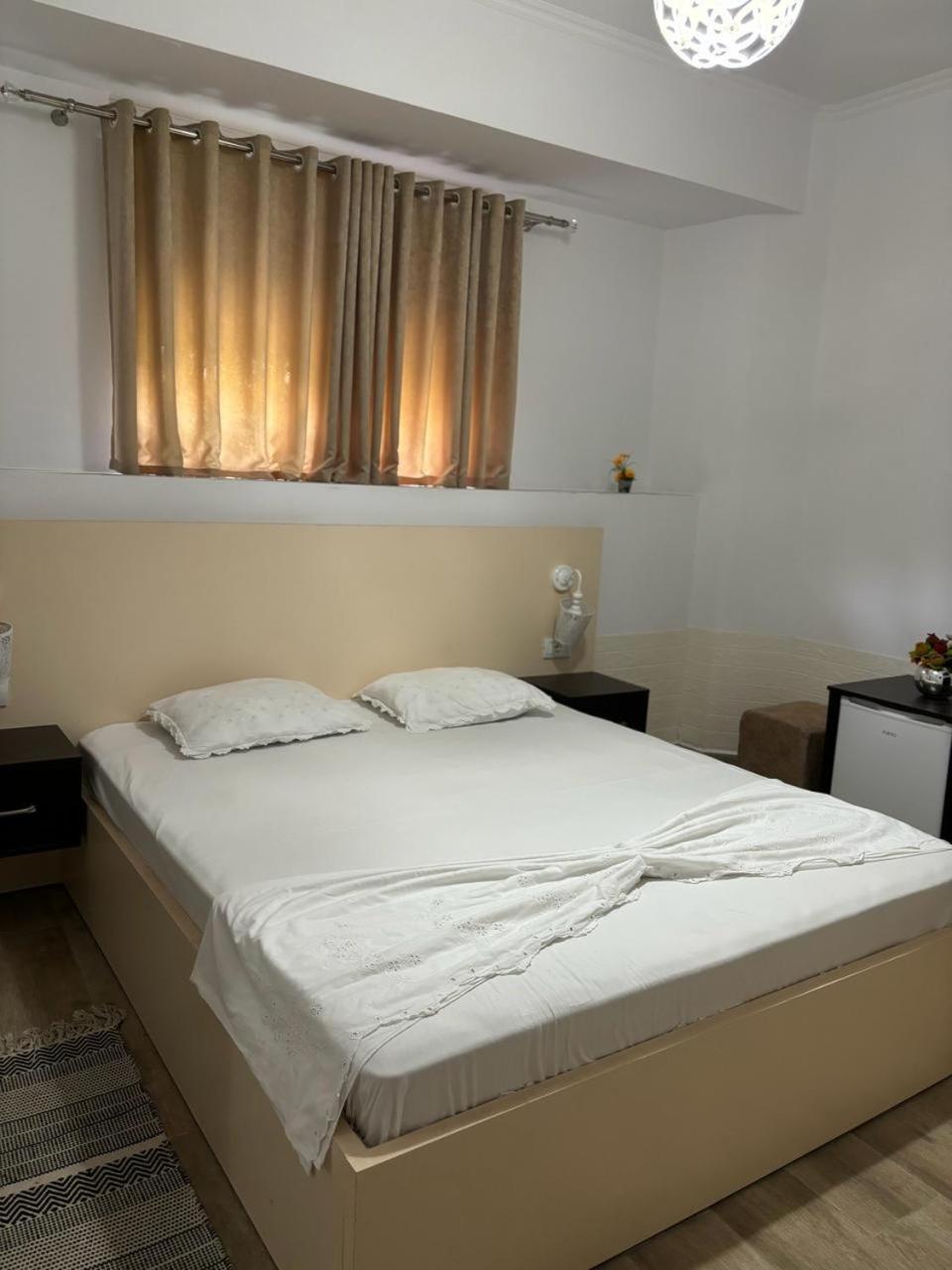Guest House Adi Hoxha Берат Экстерьер фото
