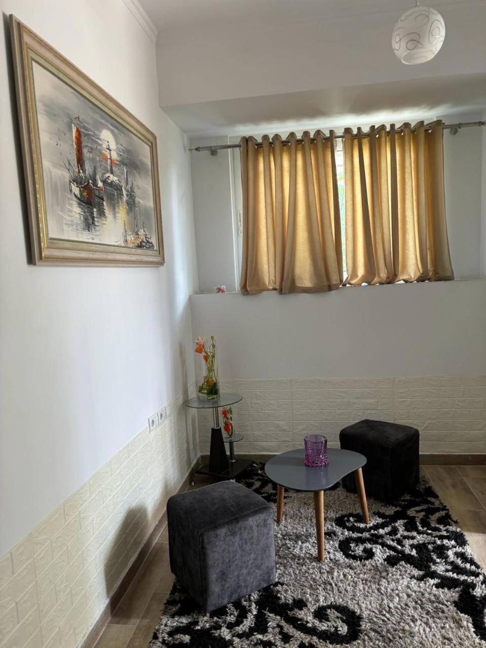 Guest House Adi Hoxha Берат Экстерьер фото