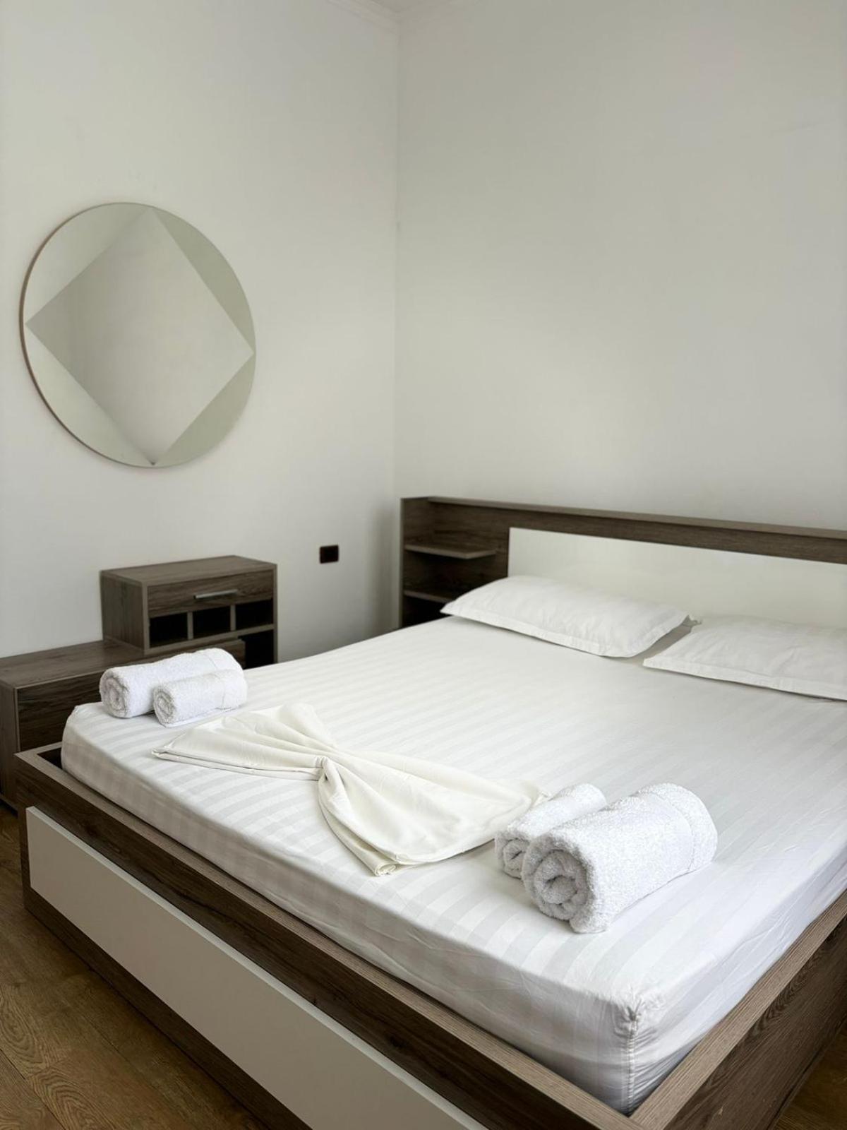 Guest House Adi Hoxha Берат Экстерьер фото