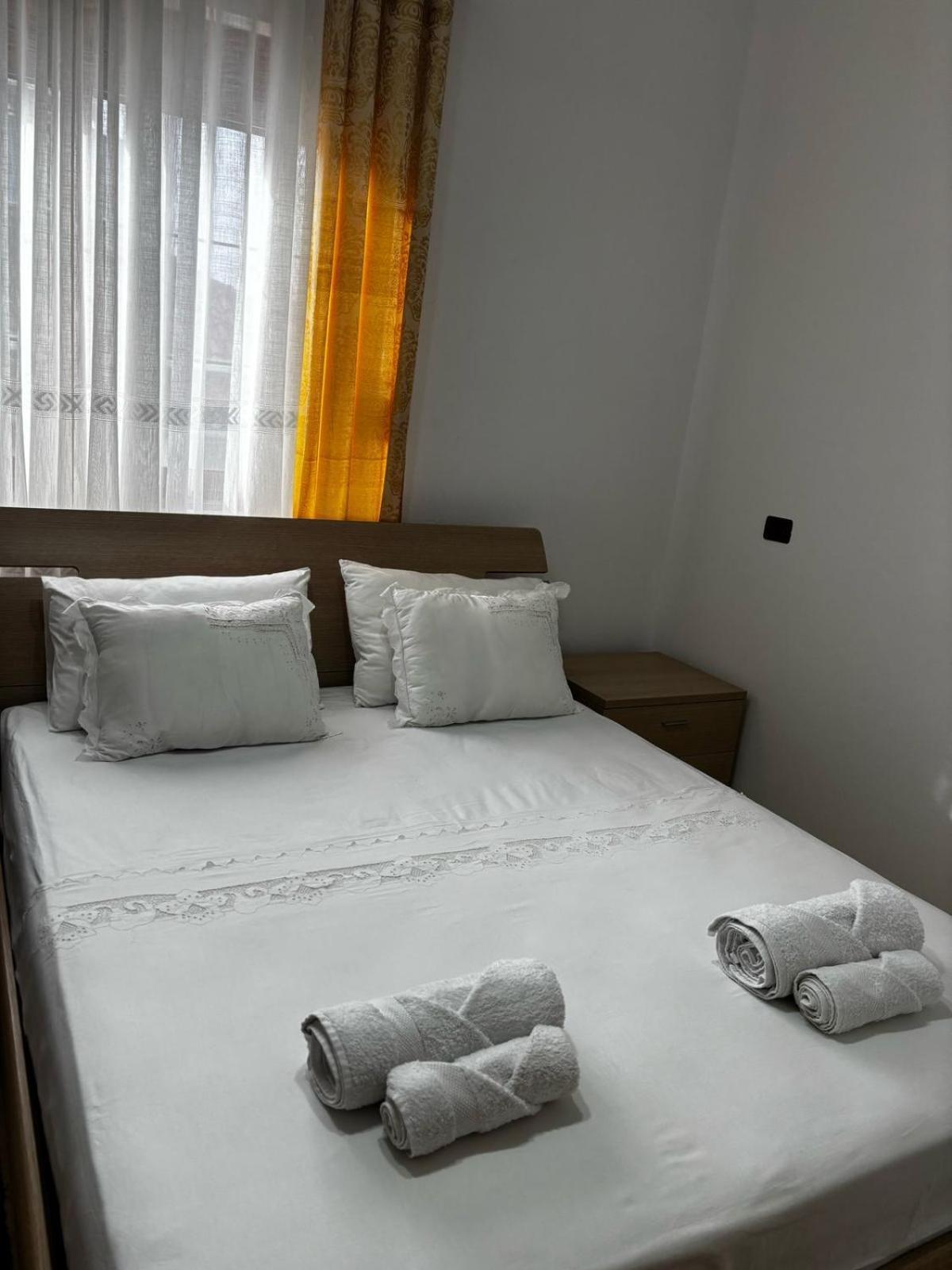 Guest House Adi Hoxha Берат Экстерьер фото