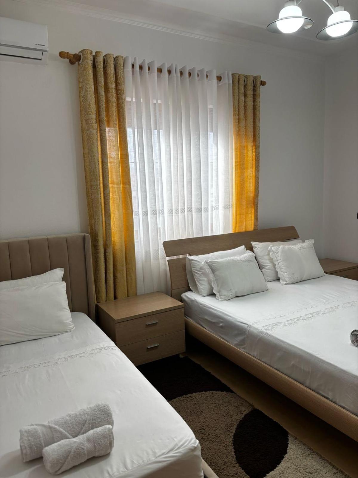 Guest House Adi Hoxha Берат Экстерьер фото